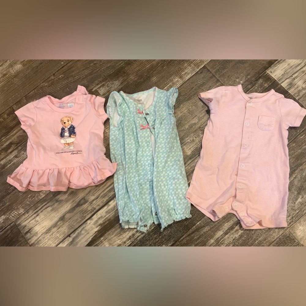 Baby outfits. 6 months